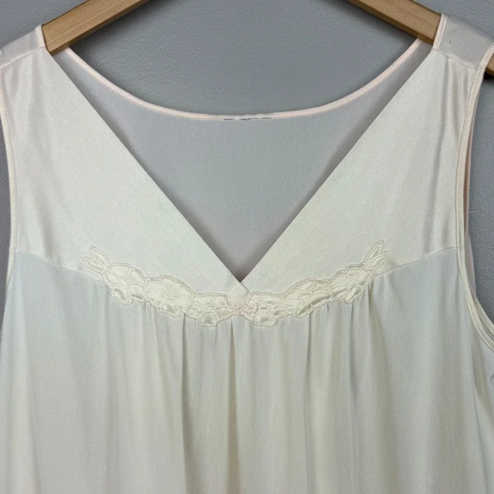 Vintage Vanity Fair Nylon Tricot Slip Nightgown USA 60s 70s‎ Women's Large